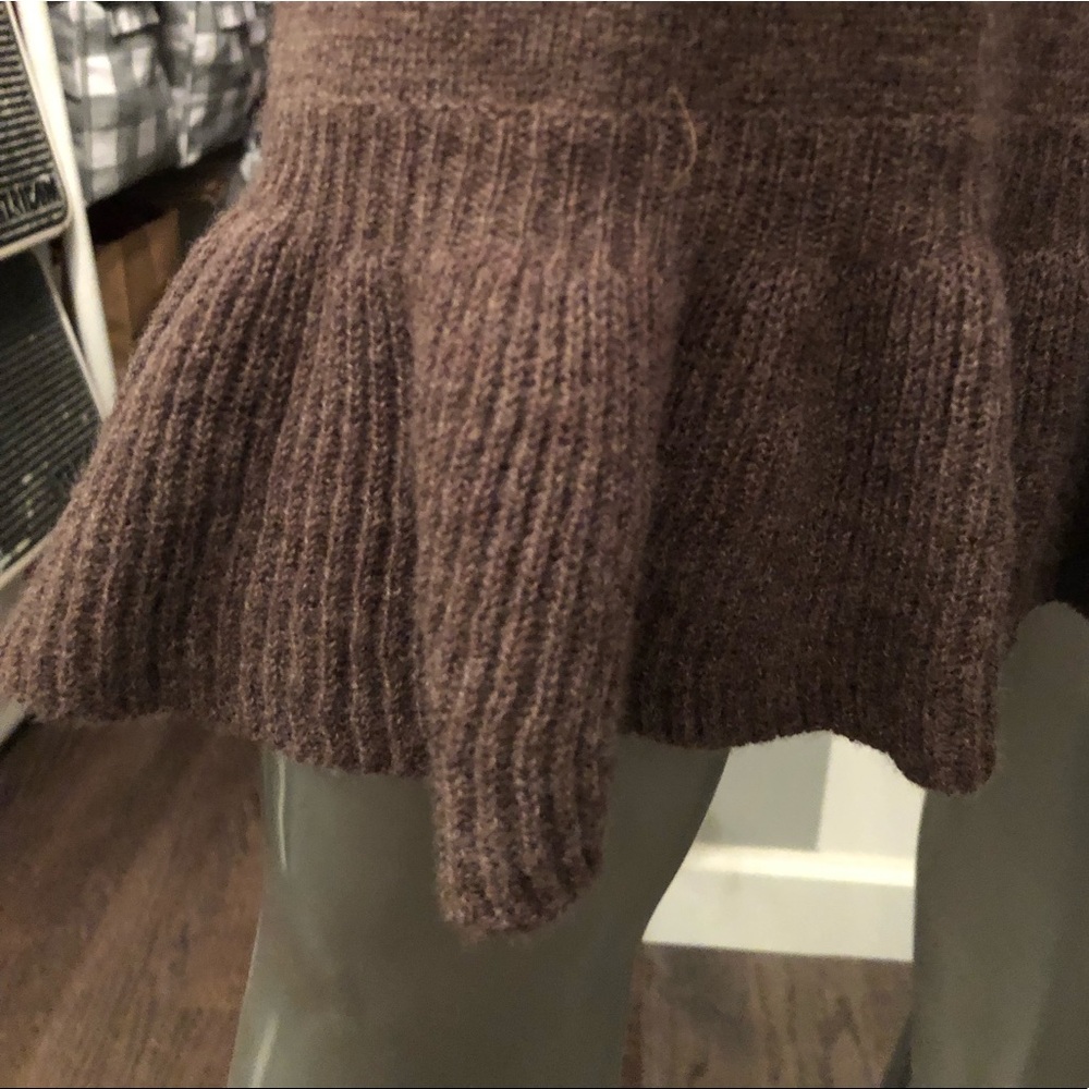 NWT! OVERSIZED RUFFLE WOOL SWEATER
DRESS - Picture 4 of 13
